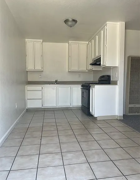 1115 Holly Ave #B — Photo 3