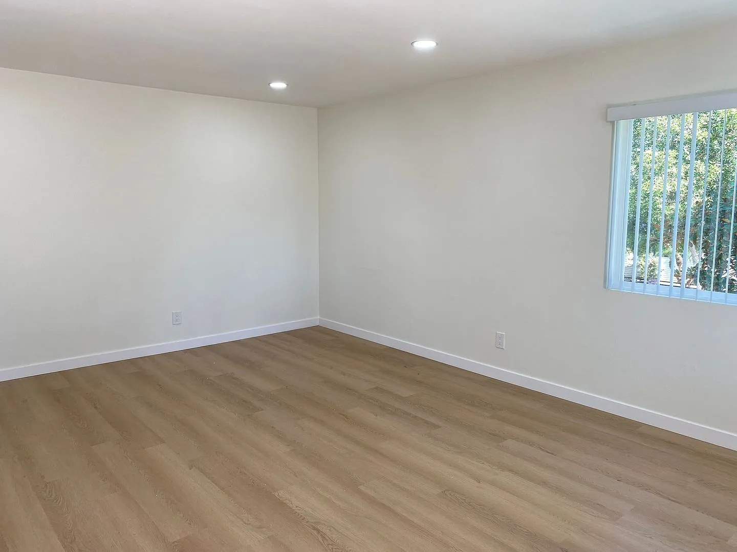 629 N Alamo 4-Plex — Photo 4