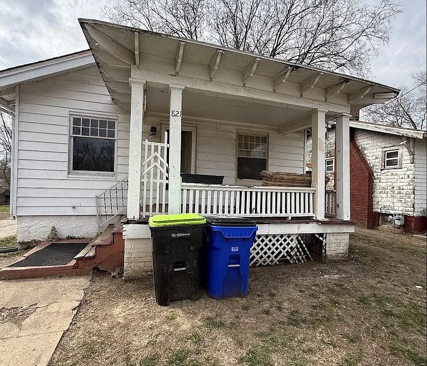 821 N Oakland Ave