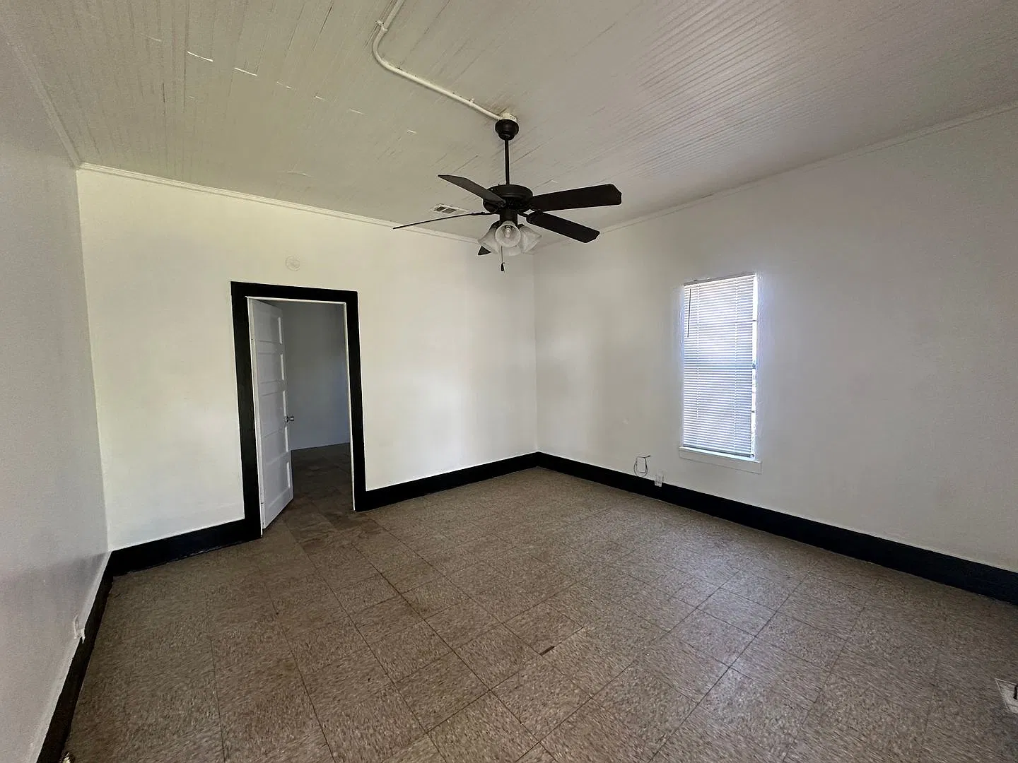 3 bed 1 bath $895 — Photo 2