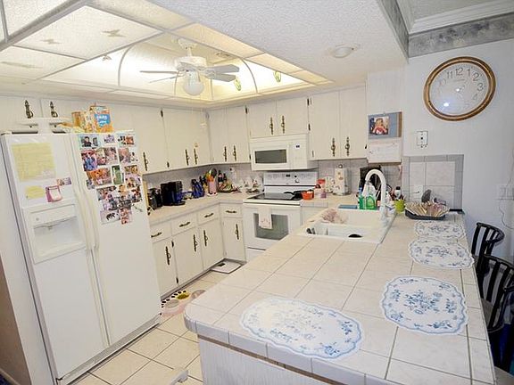 2nd image of 940 E Seminole Dr