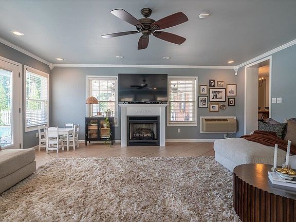 5th image of 348 McGraw Cir
