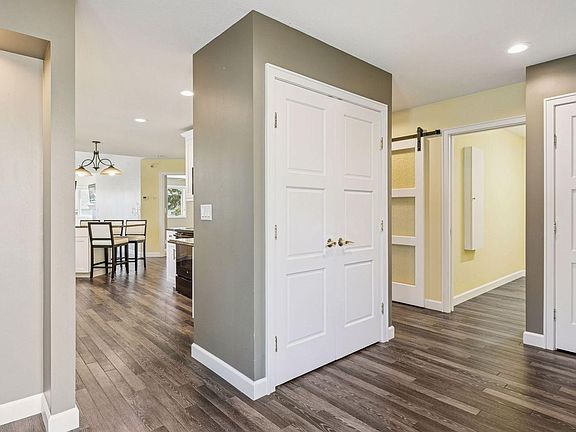 3rd image of 1901 Westridge Cir