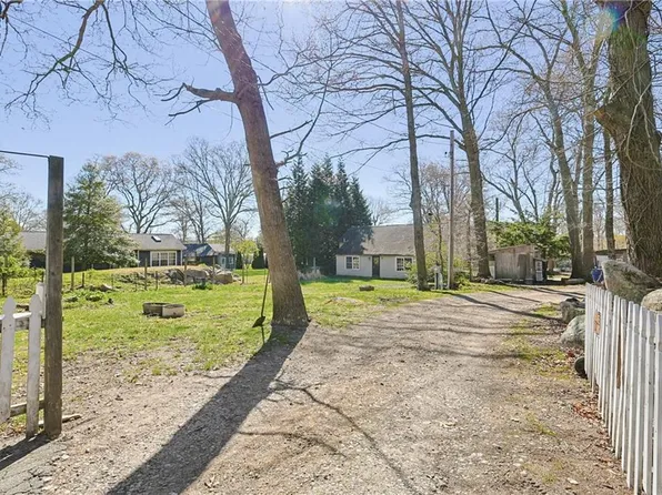 68 Pershing Ave, Tiverton, RI 02878