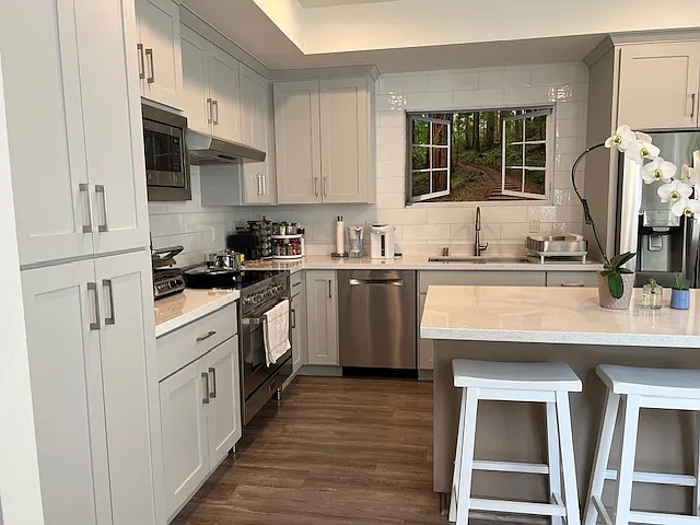 920 Lundy Ln — Photo 6