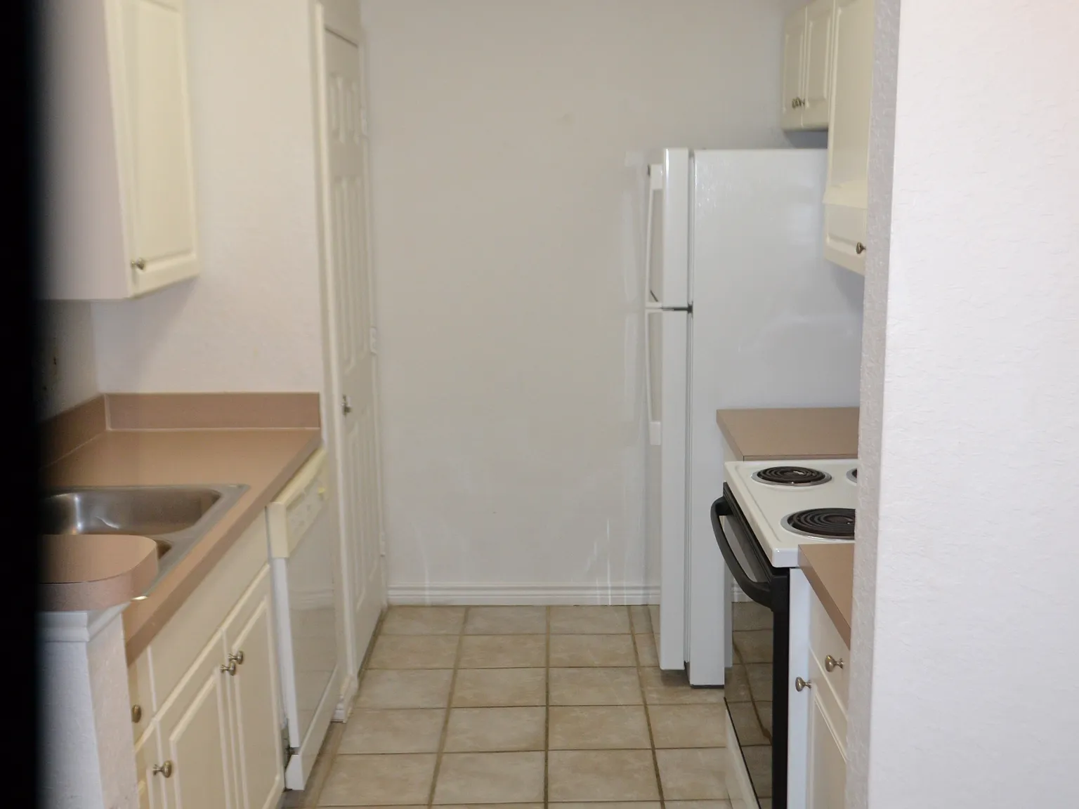 1 bed, 656 sqft, $1,350 — Photo 3
