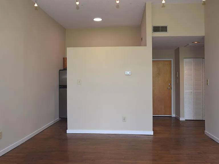 1500 River Mill Dr #305 — Photo 11