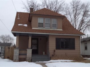 1906 32nd St, Moline, IL 61265