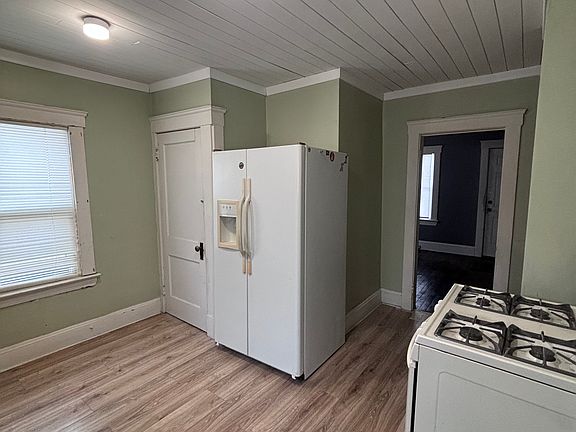 5th image of 4125 Stickney Ave