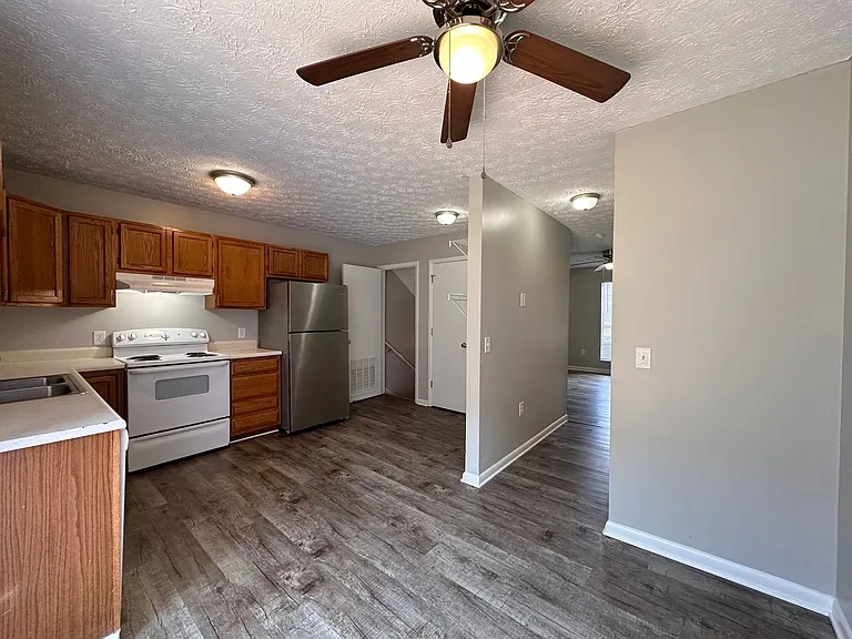 2021 N Sizer Ave #L — Photo 51