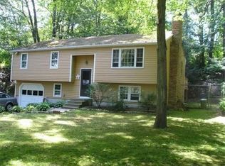50 Walnut Rd, Wrentham, MA 02093