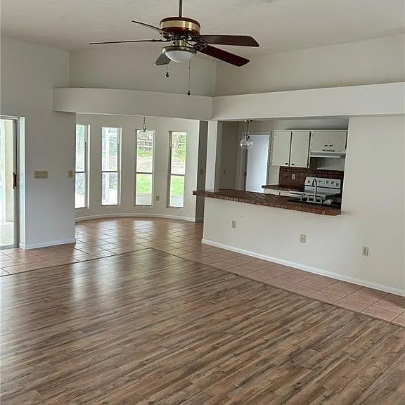 2620 E Newhaven St — Photo 5