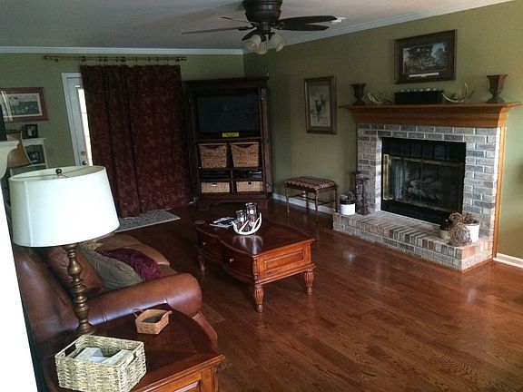3rd image of 112 Hill Dale Dr