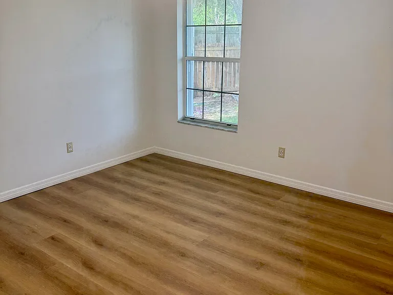 2316 Golfwood Rd — Photo 11
