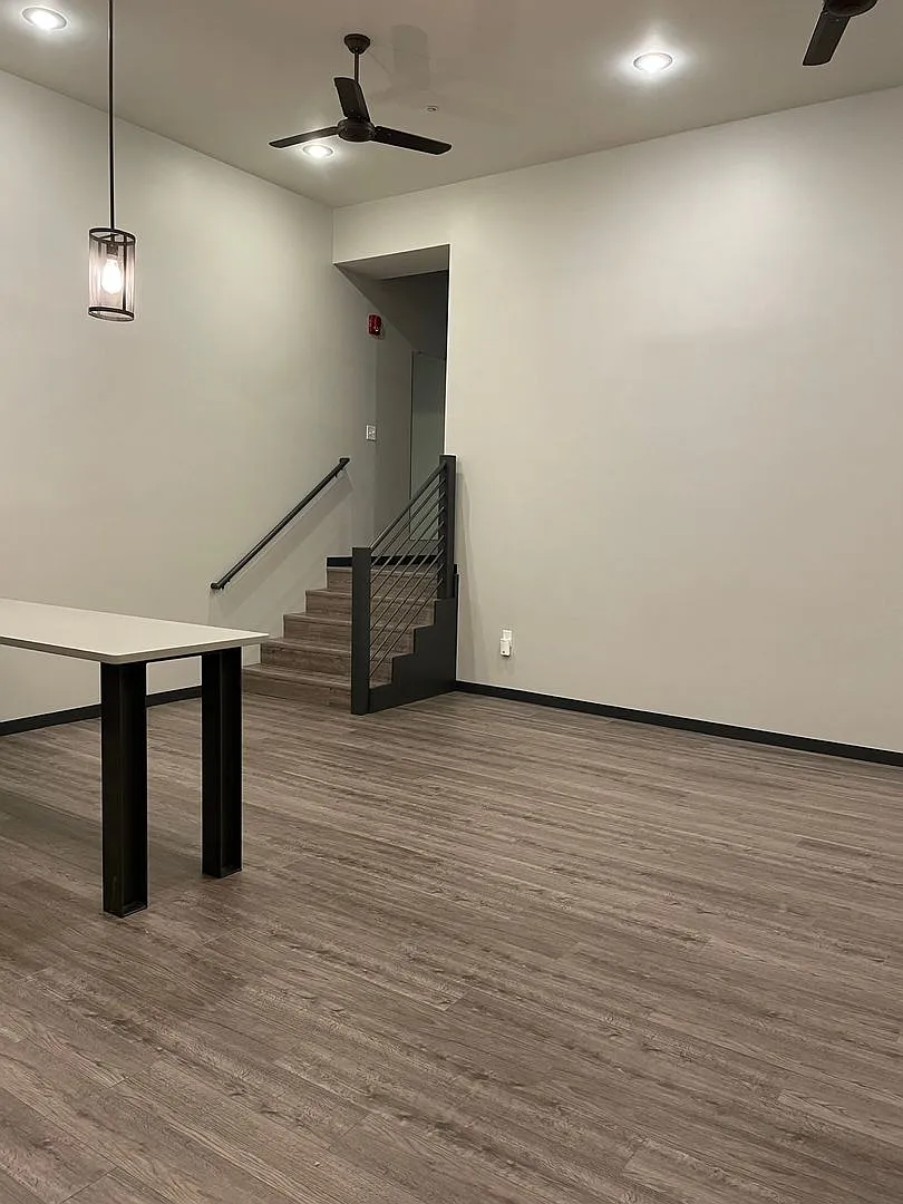 Clean lines. Modern updates. Great downtown location. — Photo 3