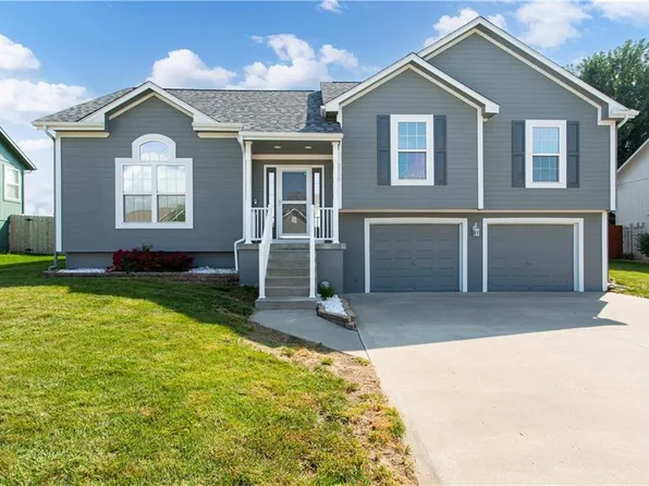 2105 NW Sweetgum Ct, Grain Valley, MO 64029