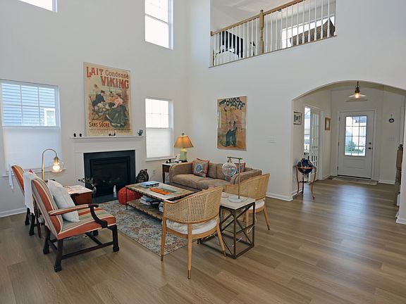 3rd image of 24487 Chianti Ln