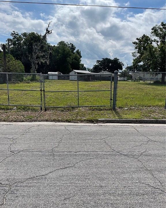 1st image of 120 W Hogan St