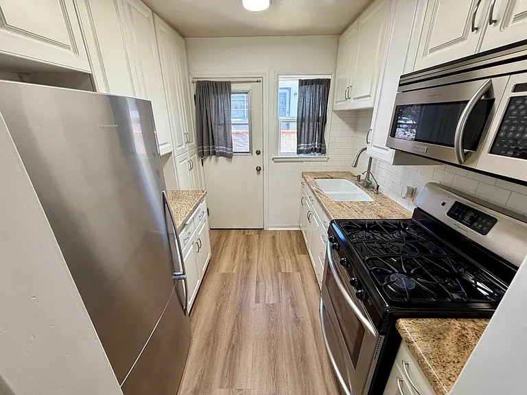 2664 N Frederic St #2664 — Photo 5