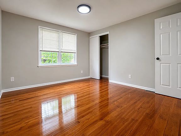 5th image of 64 Chamberlain St #4