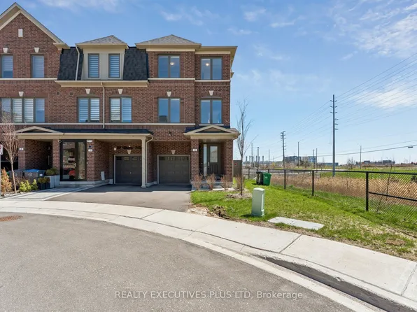 12 Vestry Way, Brampton, ON L6P 4N8