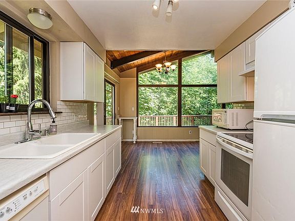 4th image of 162 McDonald Dr