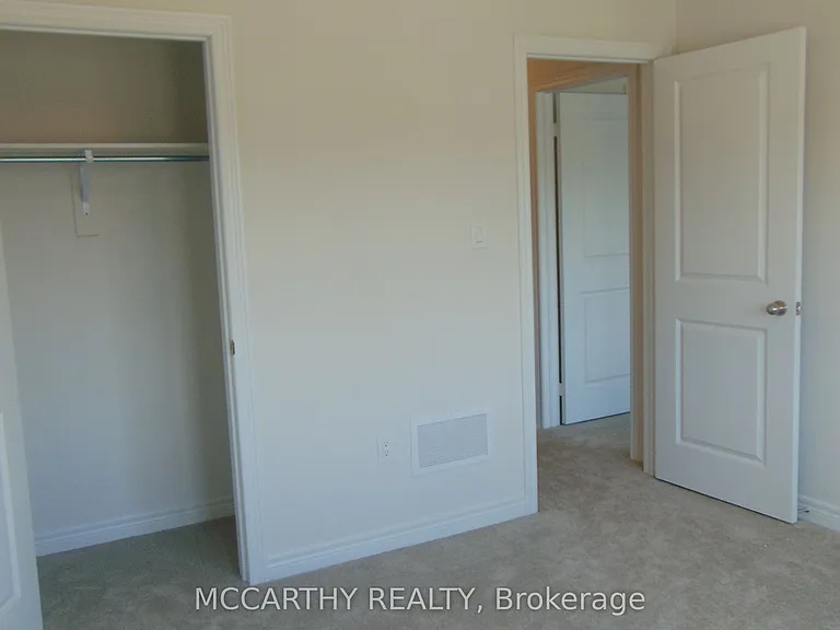 496 Black Cherry Cres — Photo 8