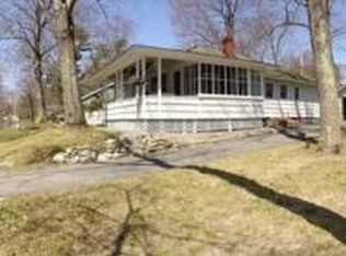 16 Pine Ln, Cumberland Foreside, ME 04110