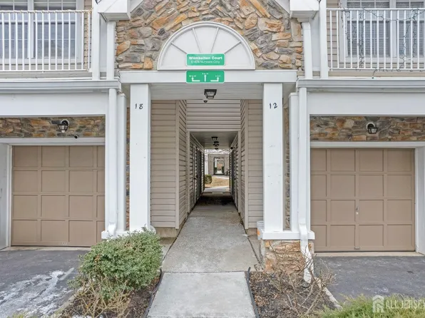 10 Wilmbelton Ct, Edison, NJ 08820