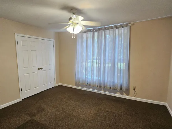 1046 Sunshine Dr, Baker, LA 70714