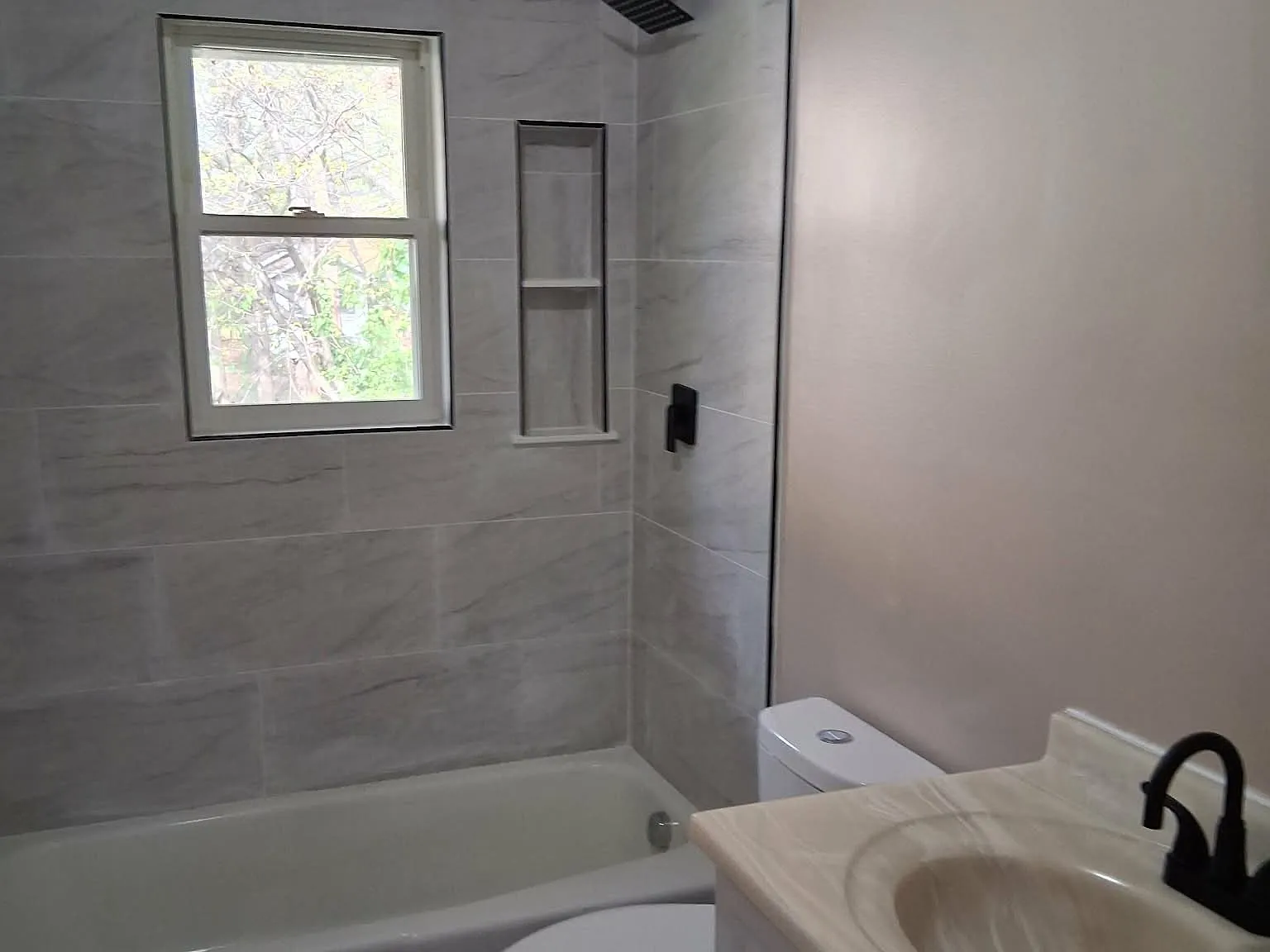 2 bed, 725 sqft, $1,100 — Photo 1