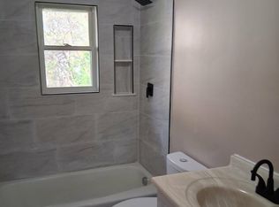 19 Hunter St, Thomasville, NC 27360