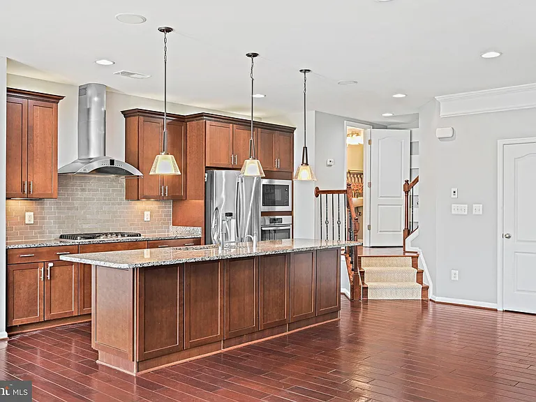 42350 Benfold Sq — Photo 9