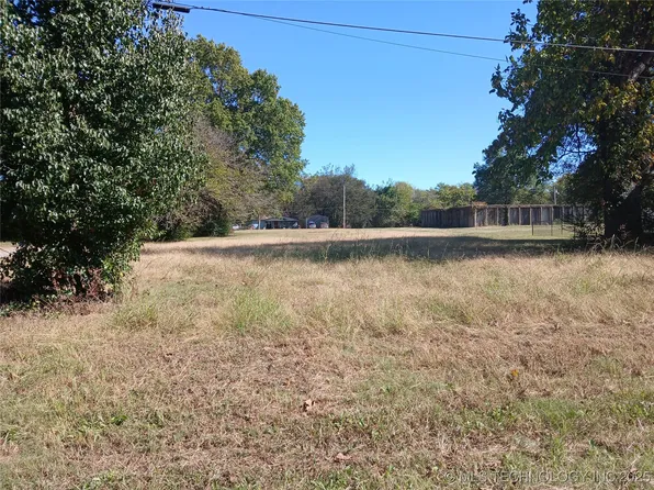 N Proctor Ave, Wagoner, OK 74467