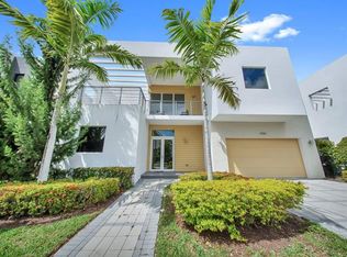 10081 NW 75th Ter, Doral, FL 33178