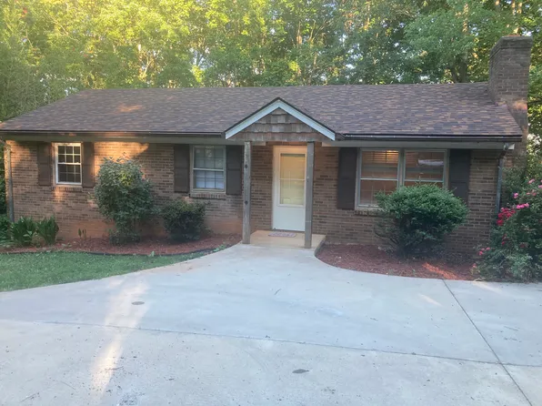 14743 Leesville Rd, Evington, VA 24550