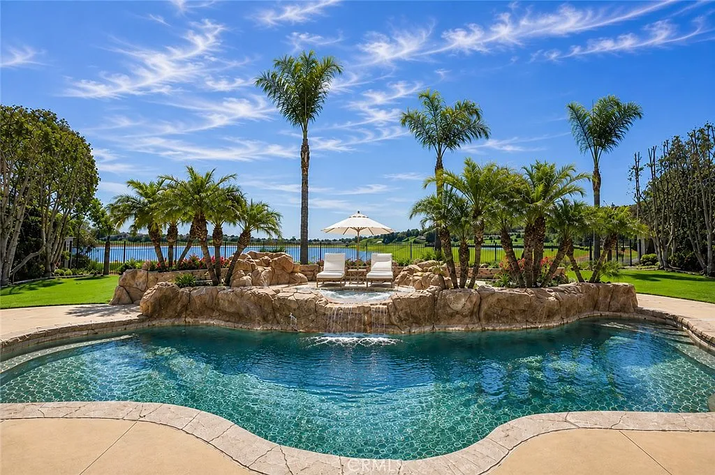 5 bed, 5.5 bath, 5348 sqft, $23,000 — Photo 2