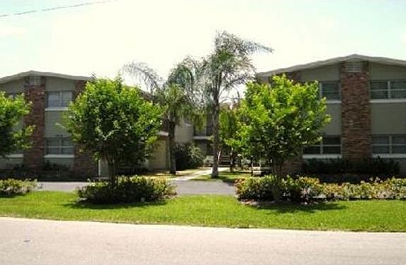2nd image of 3036 Fairway Ln APT B