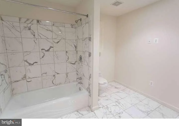 201 N 8th St #1-109 — Photo 17