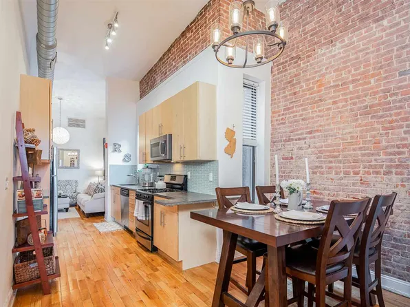 717 Willow Ave APT 10, Hoboken, NJ 07030
