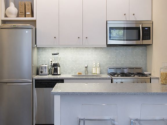 4th image of 41 Grove St APT 5B