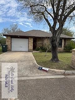 1st image of 133 Park Ln E