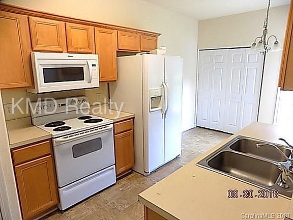 2nd image of 11237 Lions Mane St