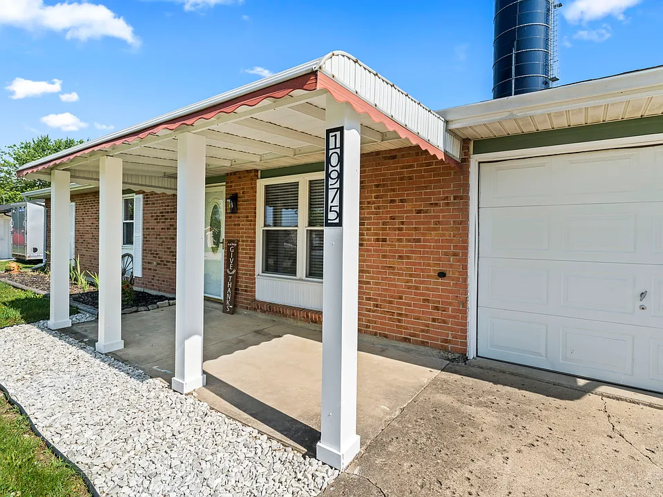 10975 Comanche Dr