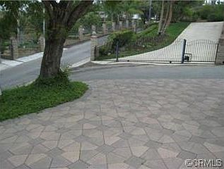 5th image of 105 S Eucalyptus Dr