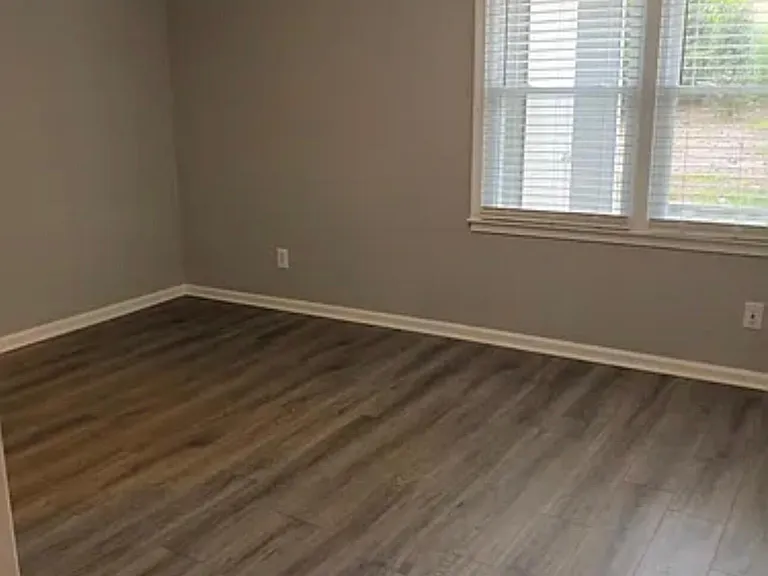 710 Branniff Dr — Photo 6