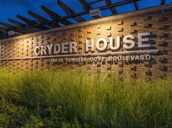 166-25 Powells Cove Boulevard image 24 of 40