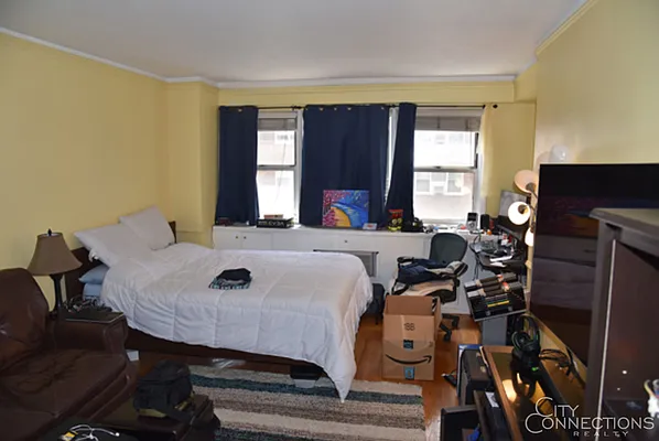 Rented by City Connections Realty | media 9
