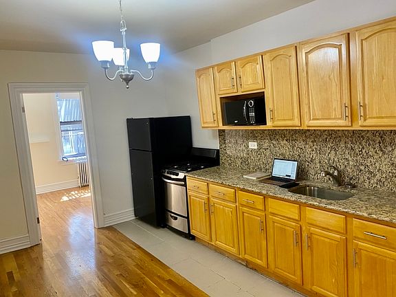 5th image of 34 Saint Marks Pl #15A