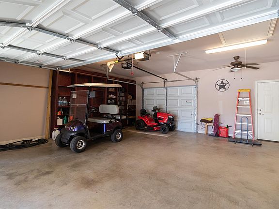 3rd image of 2010 Eagle Point Rd